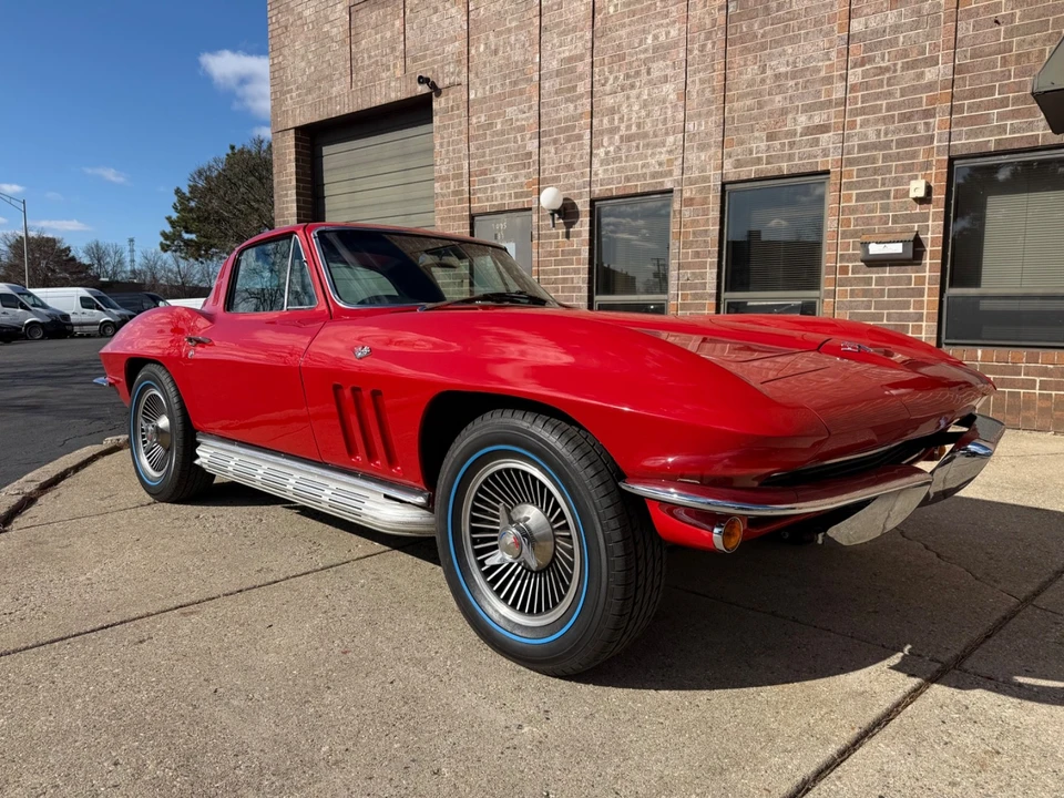 1965 Chevrolet Corvette C2 - Image 11 of 21