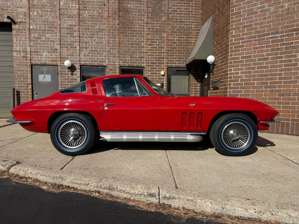 1965 Chevrolet Corvette C2 - Image 10 of 21