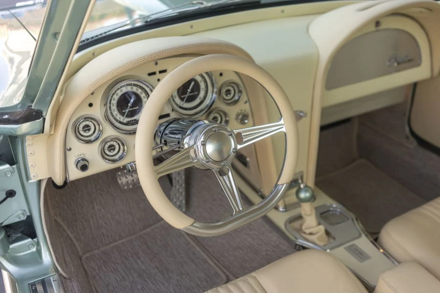 1965 Chevrolet Corvette C2 - Image 30 of 31