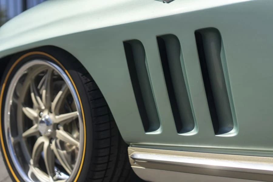 1965 Chevrolet Corvette C2 - Image 14 of 31