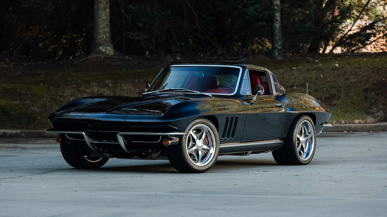 1965 Chevrolet Corvette C2 - Image 12 of 31