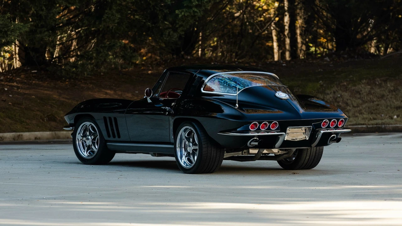 1965 Chevrolet Corvette C2 - Image 13 of 31
