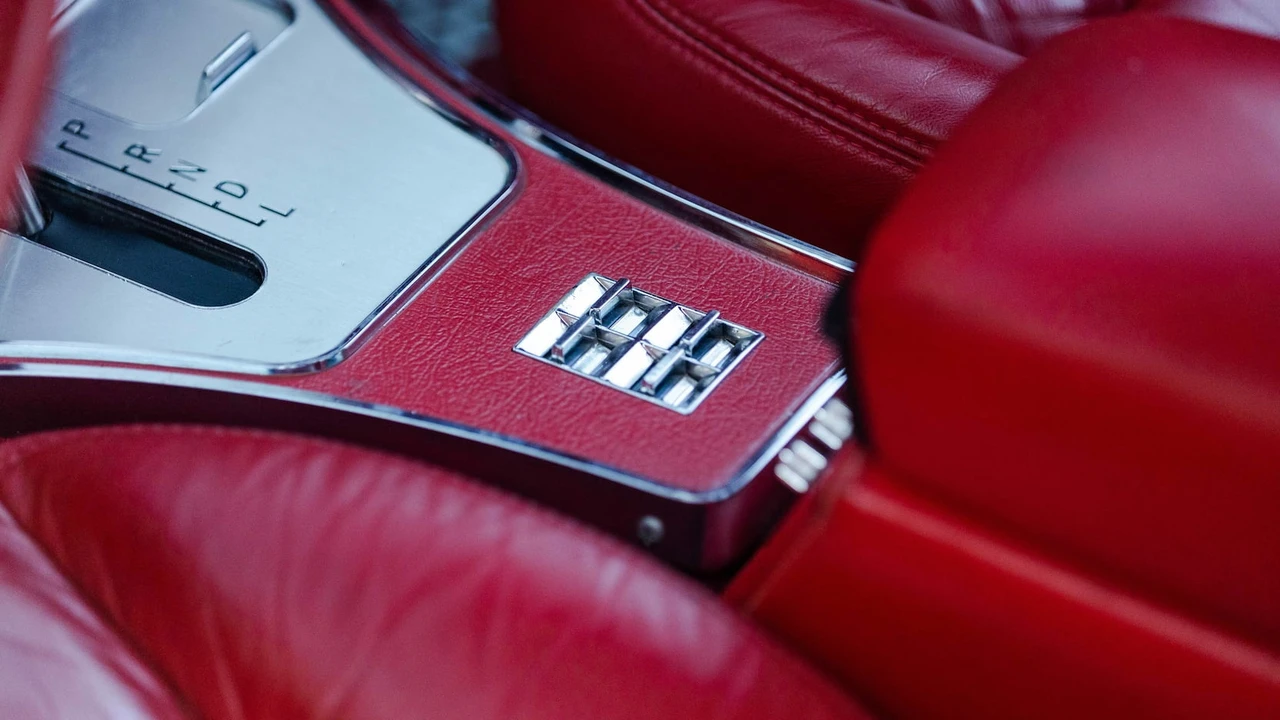 1965 Chevrolet Corvette C2 - Image 18 of 31