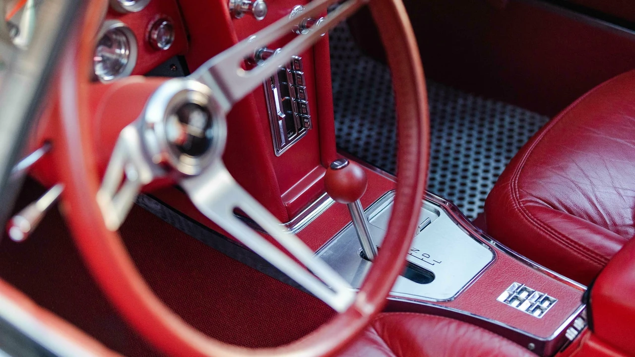 1965 Chevrolet Corvette C2 - Image 19 of 31