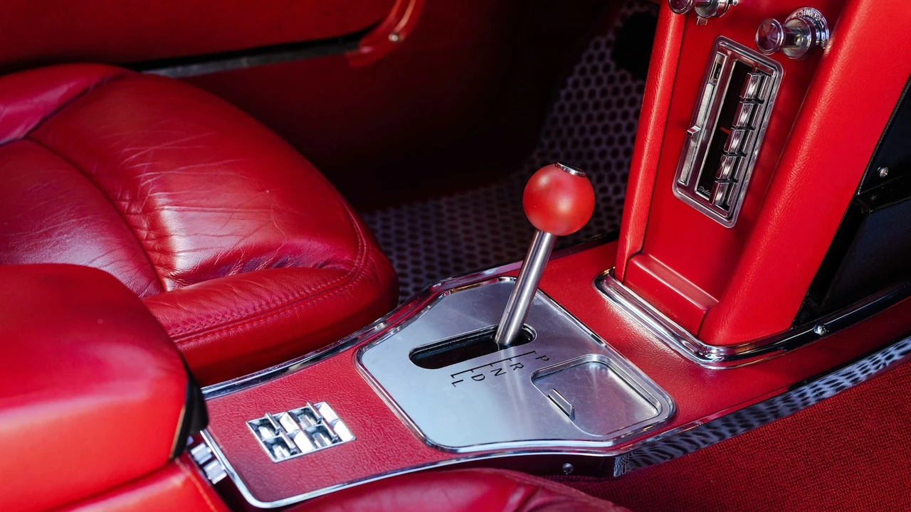 1965 Chevrolet Corvette C2 - Image 27 of 31