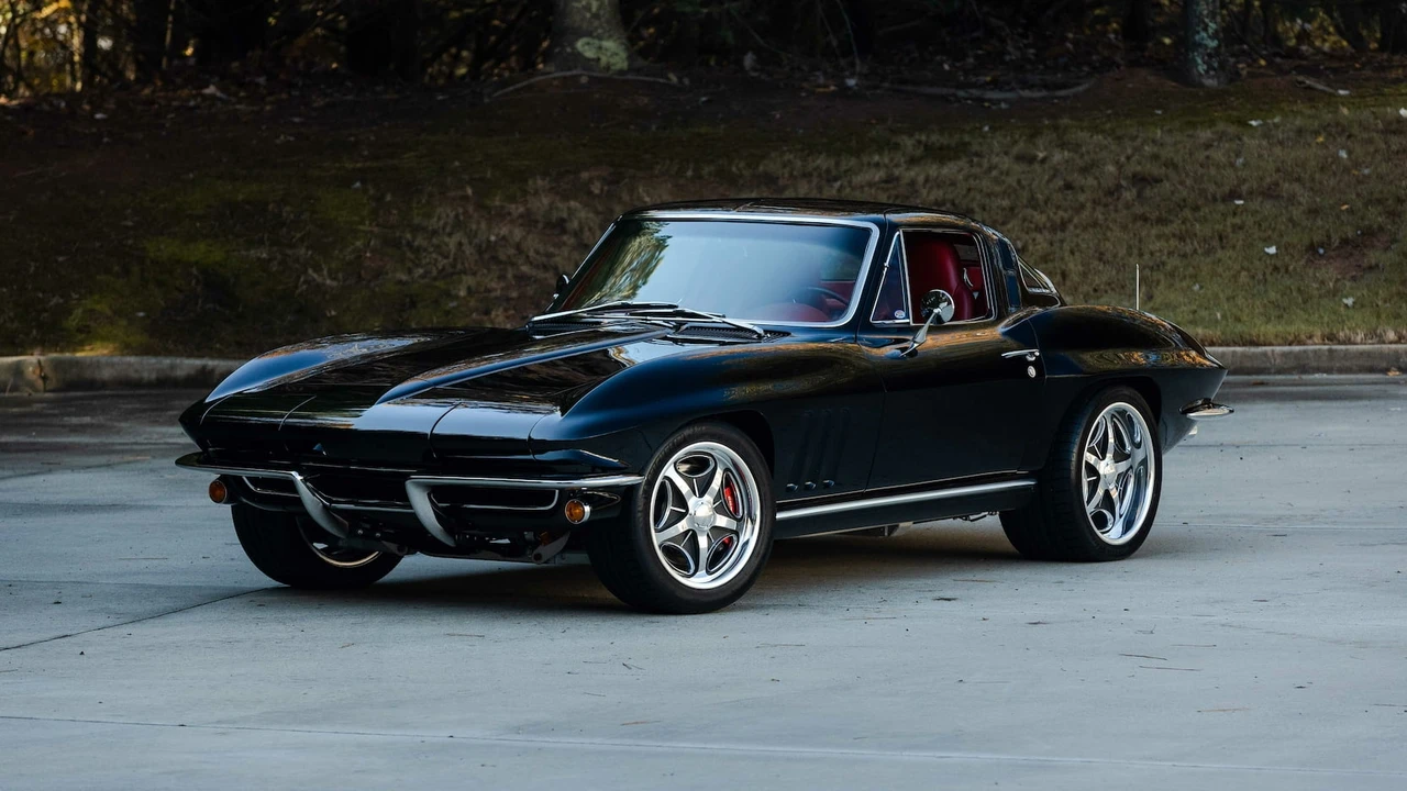 1965 Chevrolet Corvette C2 - Image 30 of 31