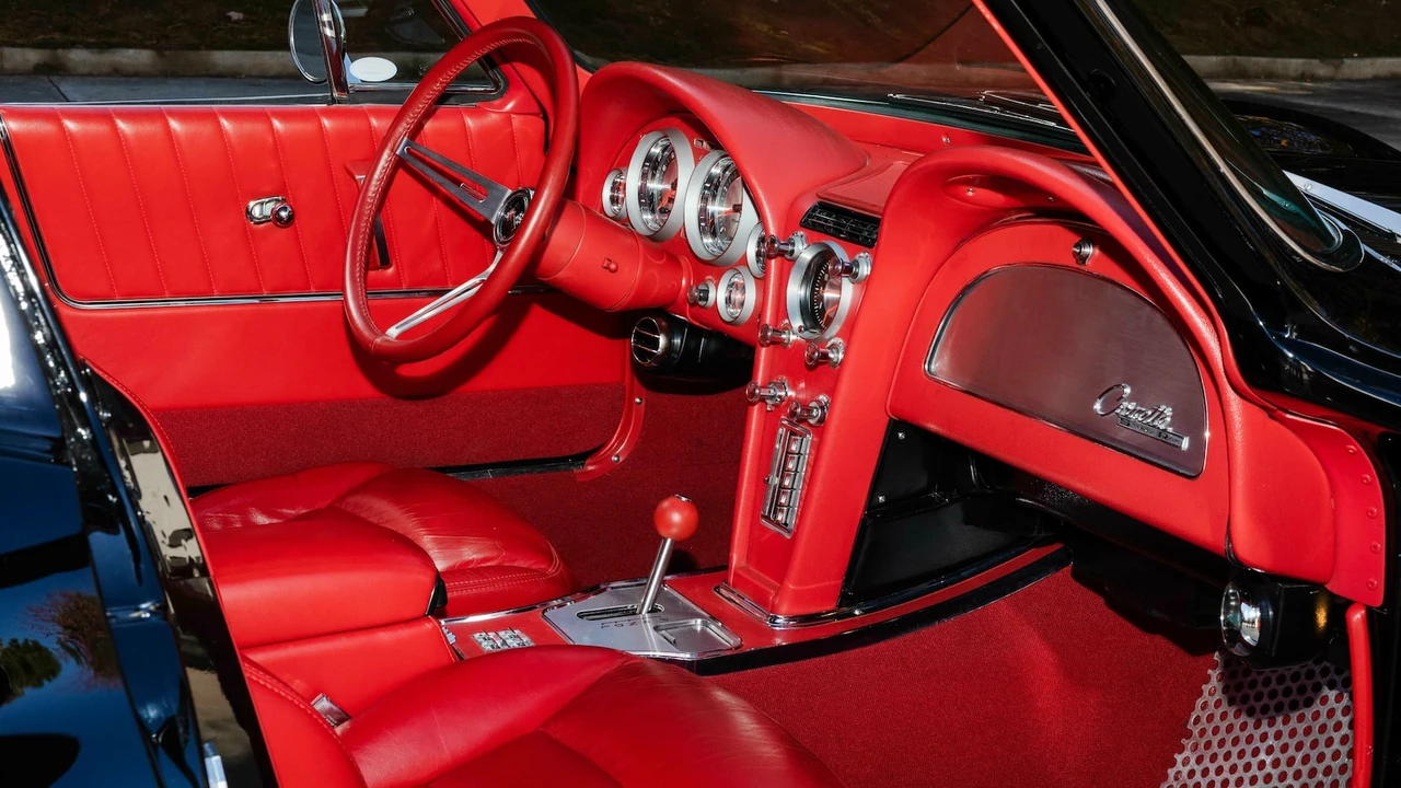 1965 Chevrolet Corvette C2 - Image 5 of 31