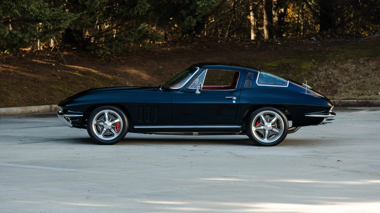 1965 Chevrolet Corvette C2 - Image 8 of 31