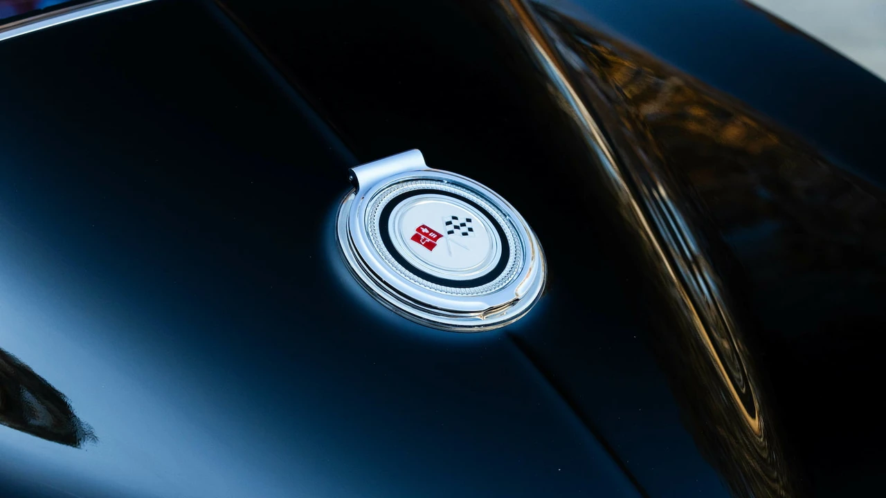 1965 Chevrolet Corvette C2 - Image 9 of 31