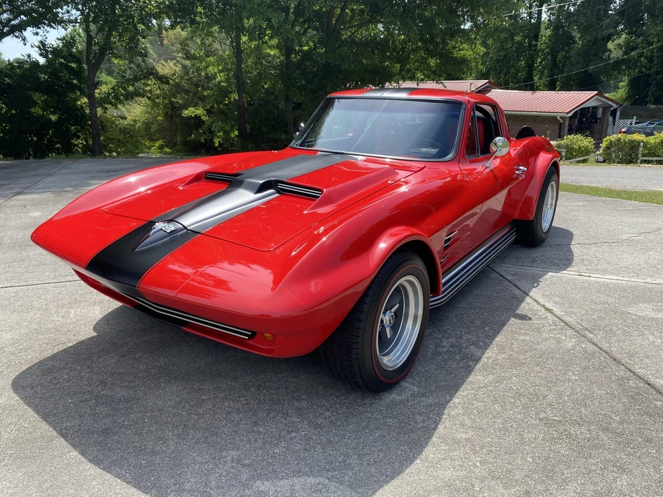 1965 Chevrolet Corvette C2 - Image 2 of 31