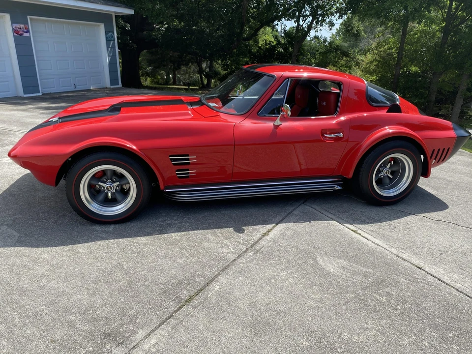 1965 Chevrolet Corvette C2 - Image 4 of 31