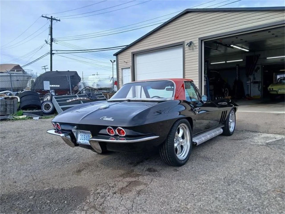 1965 Chevrolet Corvette C2 - Image 9 of 17