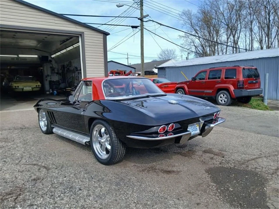 1965 Chevrolet Corvette C2 - Image 10 of 17