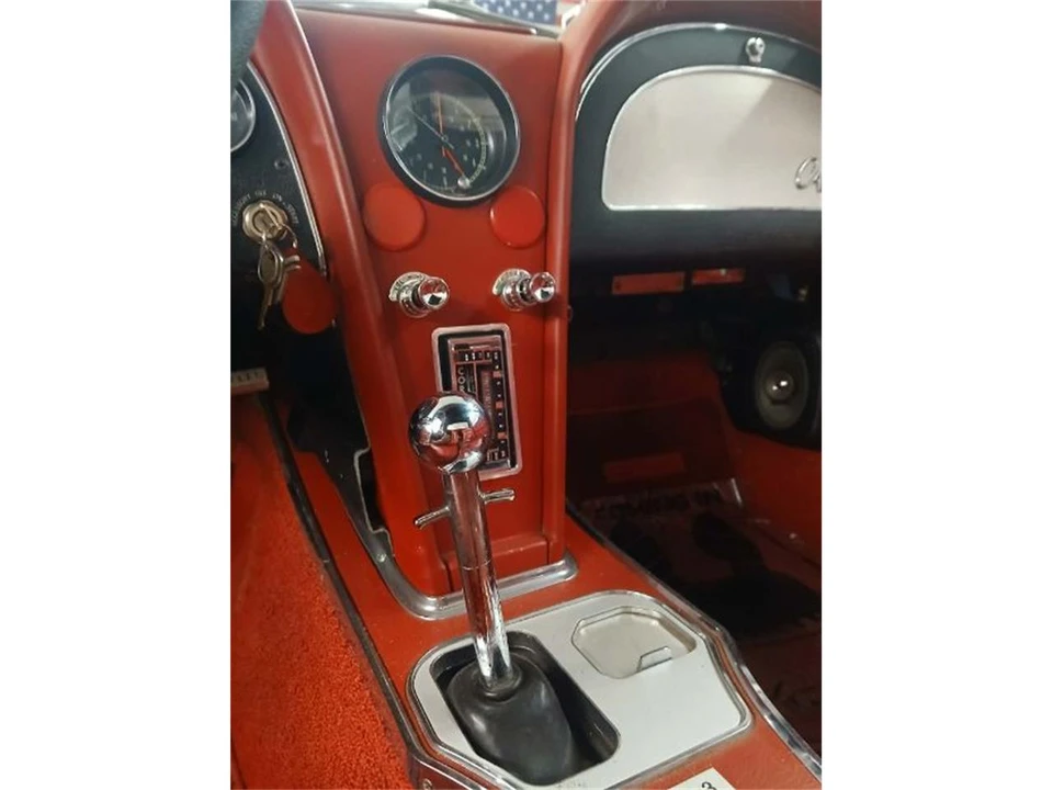 1965 Chevrolet Corvette C2 - Image 16 of 17