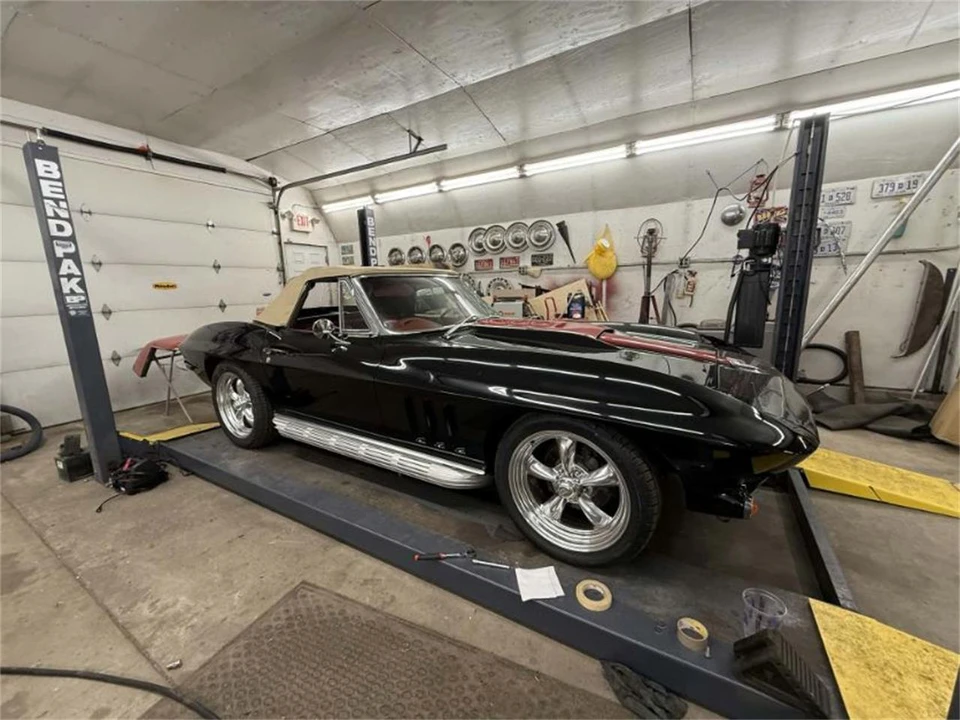 1965 Chevrolet Corvette C2 - Image 7 of 17