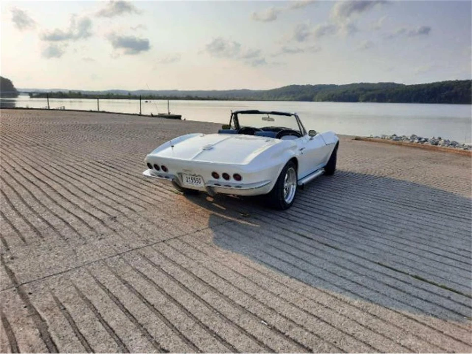 1965 Chevrolet Corvette C2 - Image 4 of 19