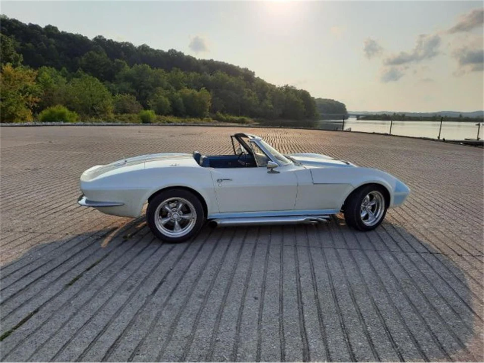 1965 Chevrolet Corvette C2 - Image 5 of 19