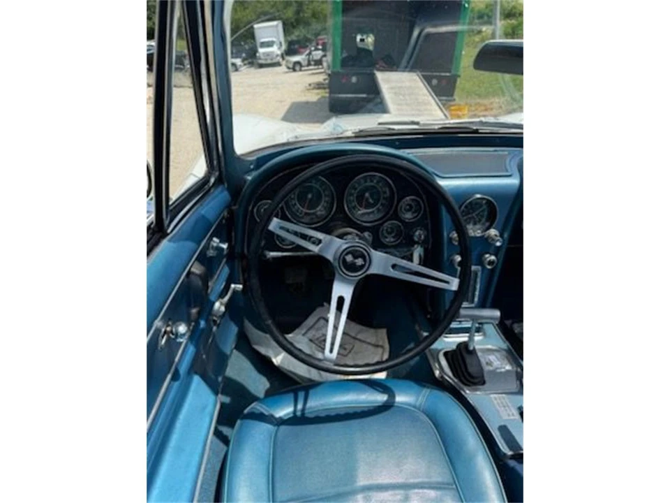 1965 Chevrolet Corvette C2 - Image 17 of 19