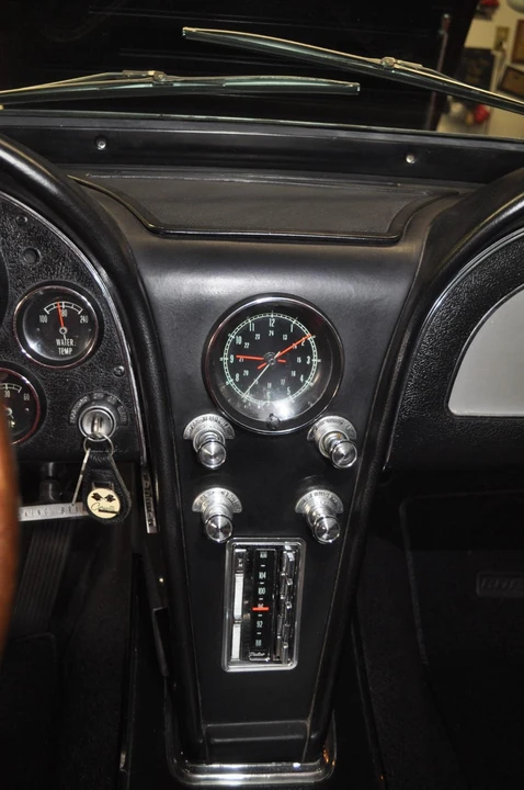1965 Chevrolet Corvette C2 - Image 18 of 31