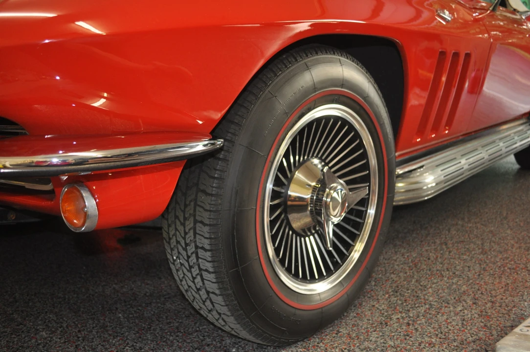 1965 Chevrolet Corvette C2 - Image 7 of 31