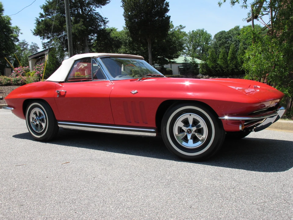 1965 Chevrolet Corvette C2 - Image 19 of 31