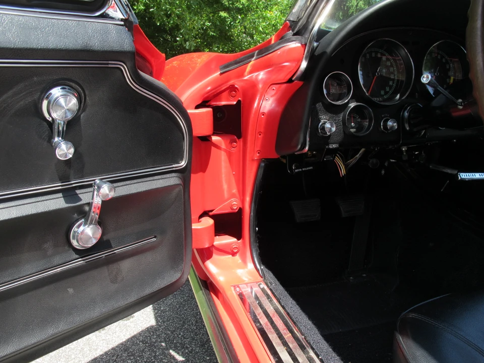 1965 Chevrolet Corvette C2 - Image 28 of 31