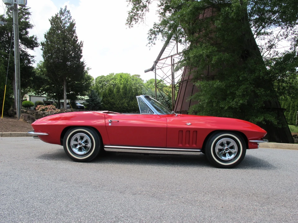 1965 Chevrolet Corvette C2 - Image 6 of 31
