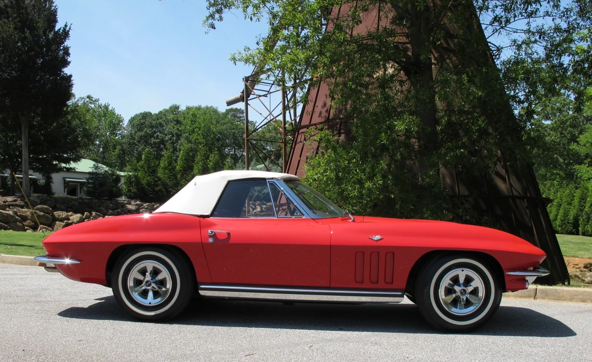 1965 Chevrolet Corvette C2 - Image 18 of 31