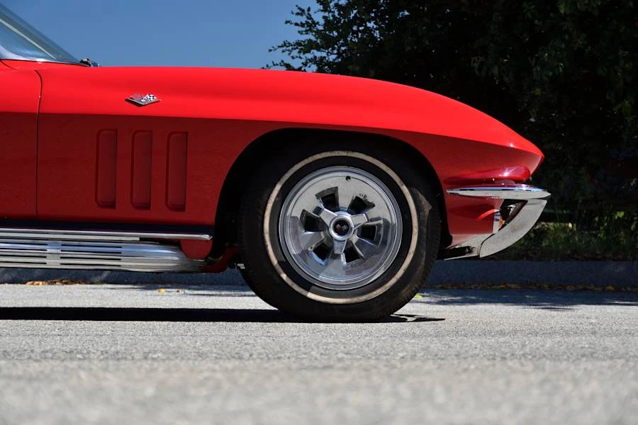 1965 Chevrolet Corvette C2 - Image 22 of 31