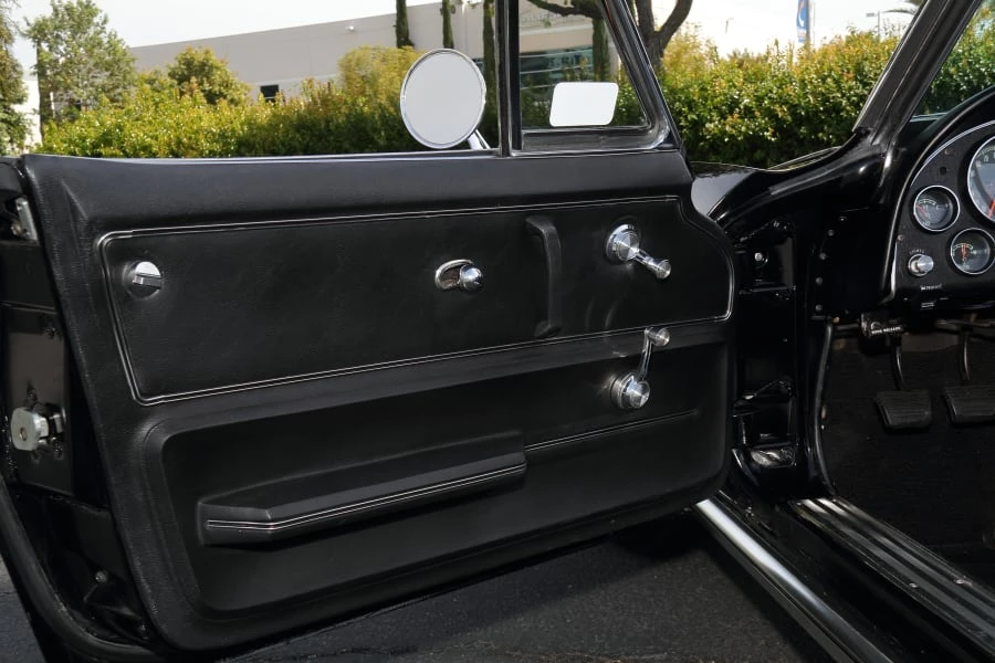 1965 Chevrolet Corvette C2 - Image 20 of 31