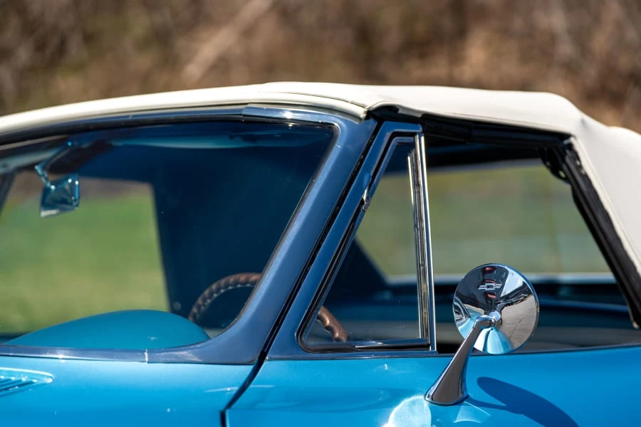 1965 Chevrolet Corvette C2 - Image 15 of 31