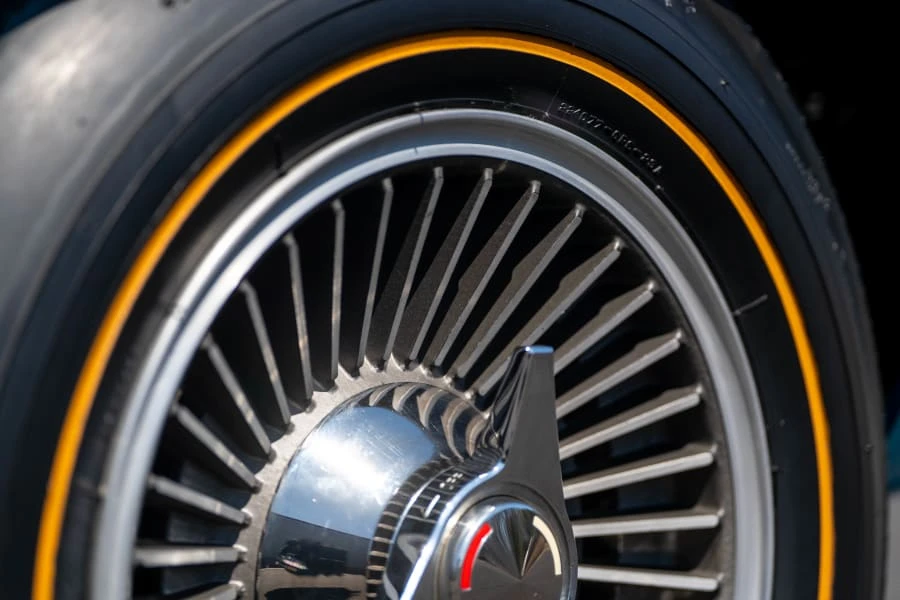 1965 Chevrolet Corvette C2 - Image 12 of 31