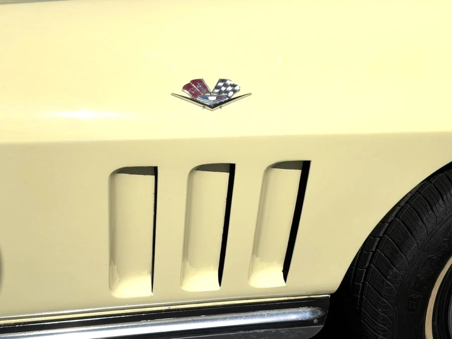 1965 Chevrolet Corvette C2 - Image 10 of 26