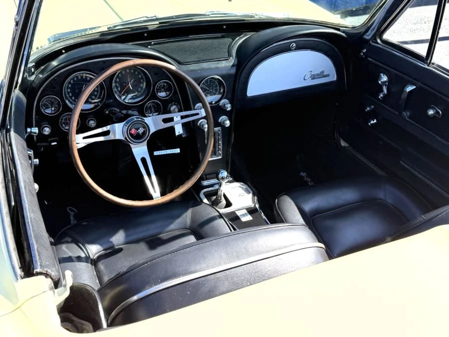 1965 Chevrolet Corvette C2 - Image 14 of 26