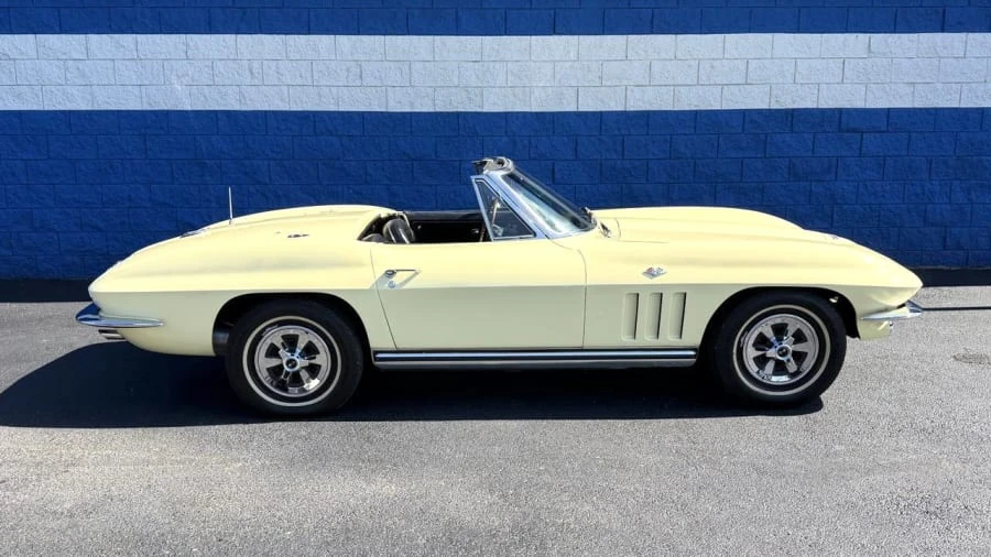 1965 Chevrolet Corvette C2 - Image 2 of 26