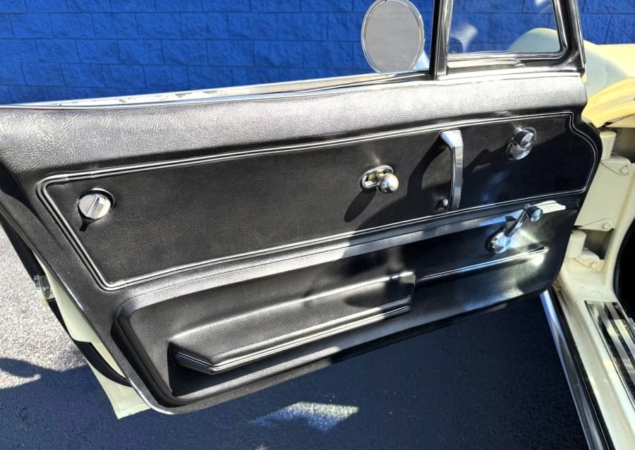 1965 Chevrolet Corvette C2 - Image 20 of 26