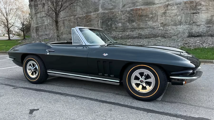1965 Chevrolet Corvette C2 - Image 17 of 31