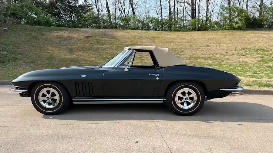 1965 Chevrolet Corvette C2 - Image 26 of 31