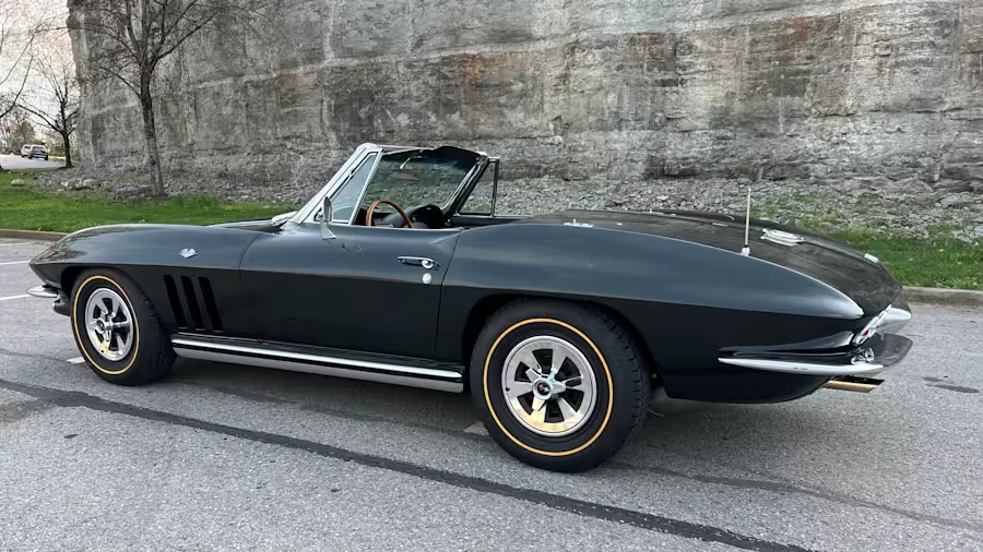 1965 Chevrolet Corvette C2 - Image 25 of 31