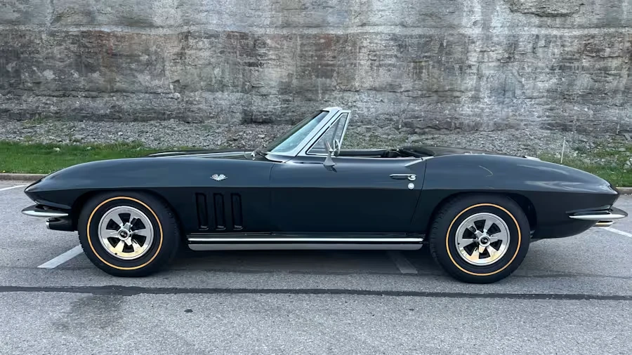 1965 Chevrolet Corvette C2 - Image 19 of 31