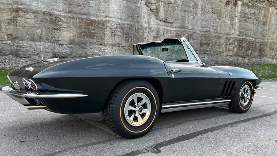 1965 Chevrolet Corvette C2 - Image 3 of 31