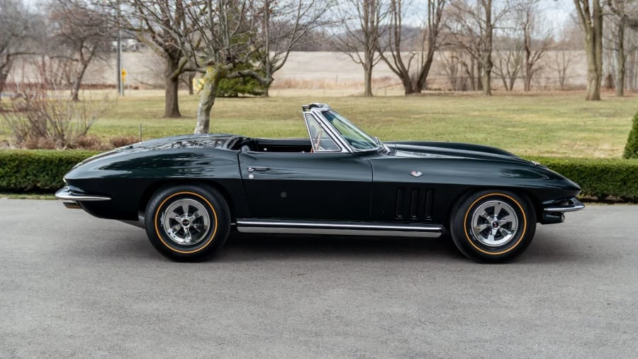 1965 Chevrolet Corvette C2 - Image 15 of 31