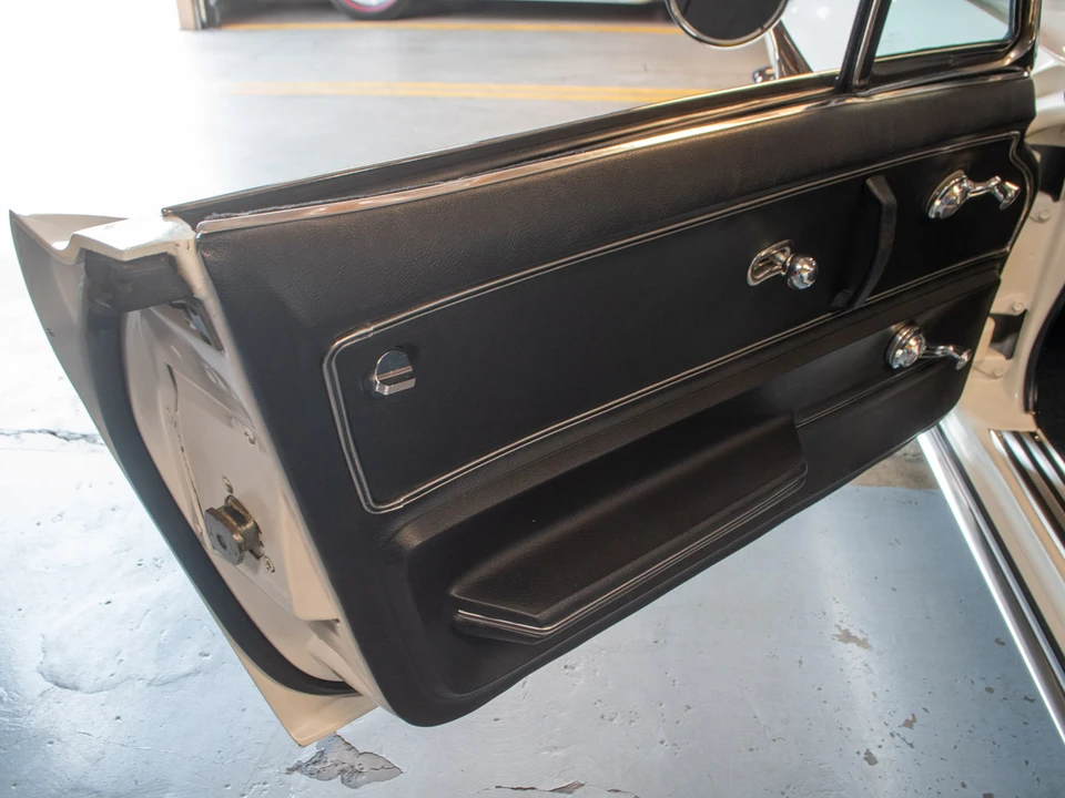 1965 Chevrolet Corvette C2 - Image 24 of 31
