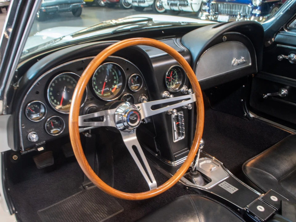 1965 Chevrolet Corvette C2 - Image 30 of 31