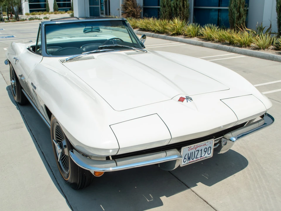 1965 Chevrolet Corvette C2 - Image 2 of 31