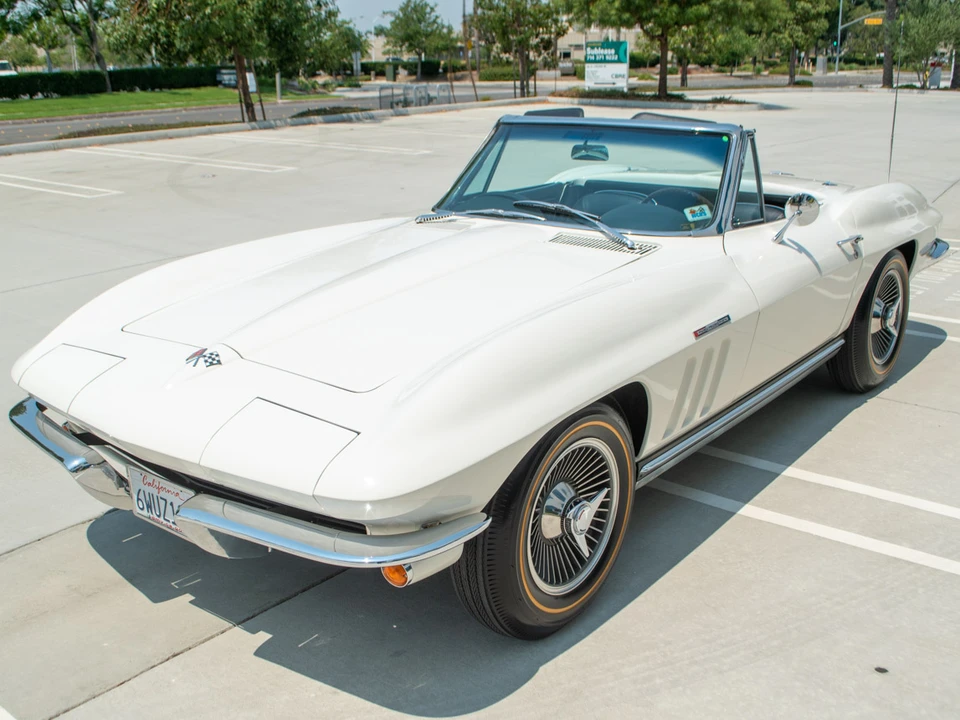 1965 Chevrolet Corvette C2 - Image 10 of 31