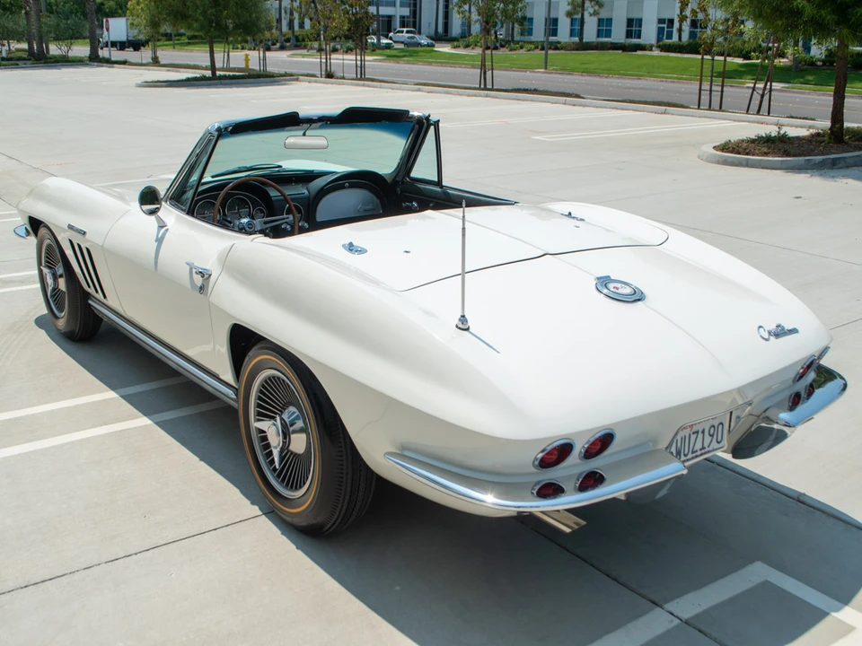 1965 Chevrolet Corvette C2 - Image 8 of 31