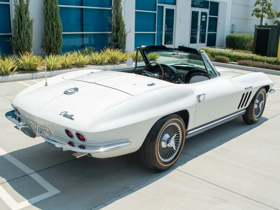 1965 Chevrolet Corvette C2 - Image 6 of 31