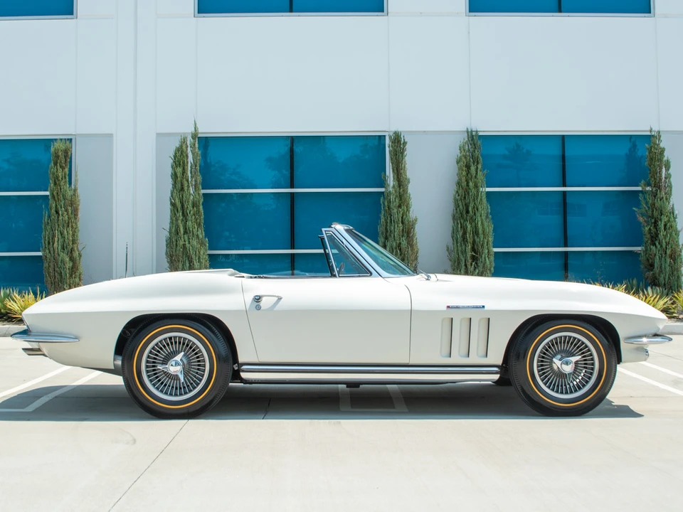 1965 Chevrolet Corvette C2 - Image 5 of 31