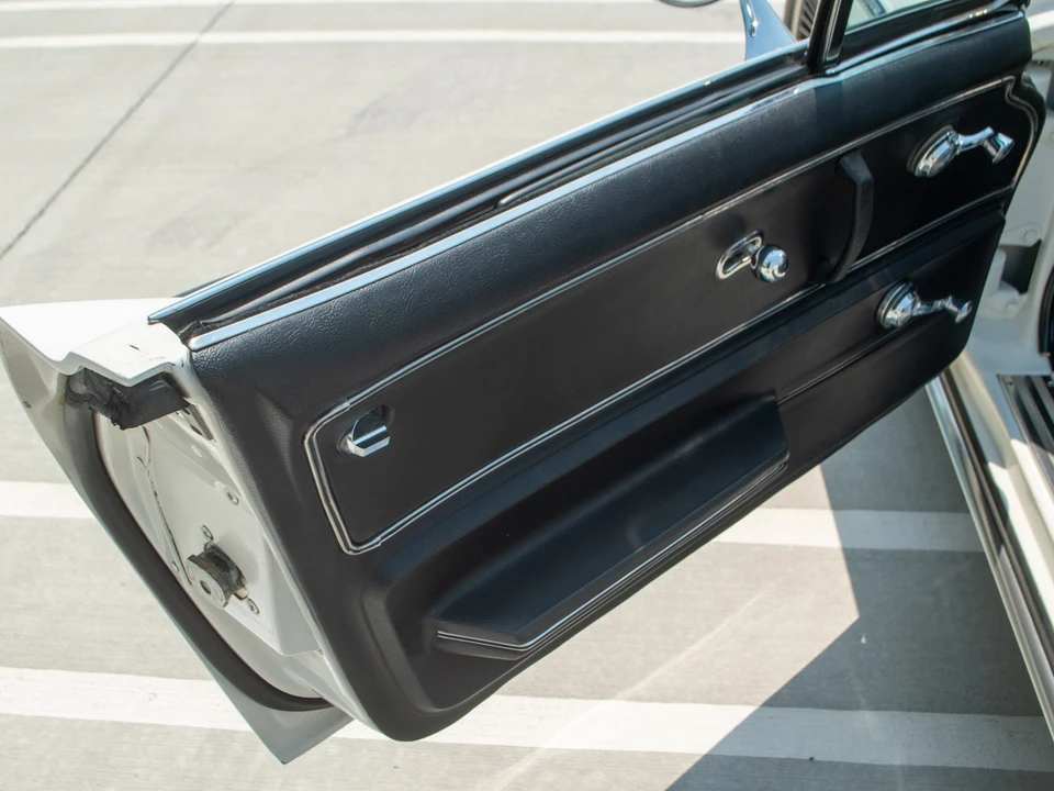 1965 Chevrolet Corvette C2 - Image 23 of 31